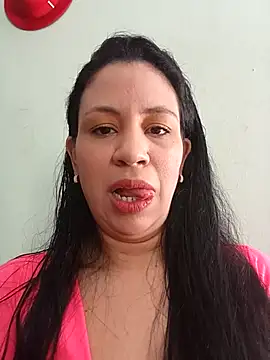 LeilaTaylor online show from December 2025 01:41:02 PM