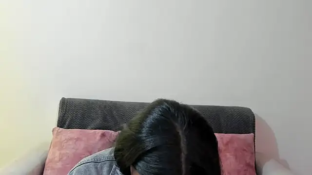 miadaviesx online show from November 2025 02:32:02 PM