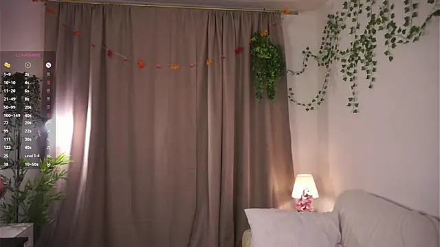 KissyCloud online show from November 2025 09:35:01 AM