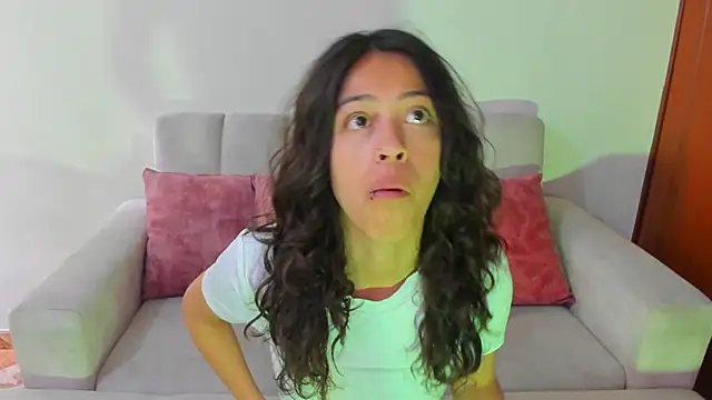 Snapshot of emily_jonessxx chatting on November 2025 07:23:02 PM emily jonessxx online show from November 2025 07:23:02 PM