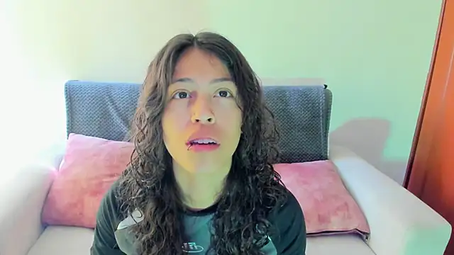 Snapshot of emily_jonessxx chatting on November 2025 07:03:02 PM emily jonessxx online show from November 2025 07:03:02 PM