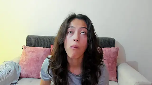 Snapshot of emily_jonessxx chatting on November 2025 08:09:01 PM emily jonessxx online show from November 2025 08:09:01 PM