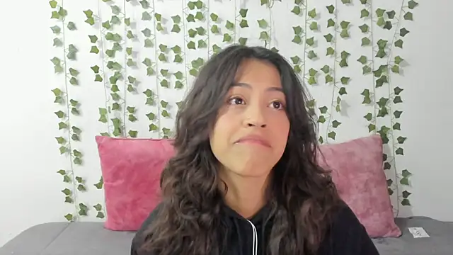 emily jonessxx online show from January 2026 02:54:02 PM