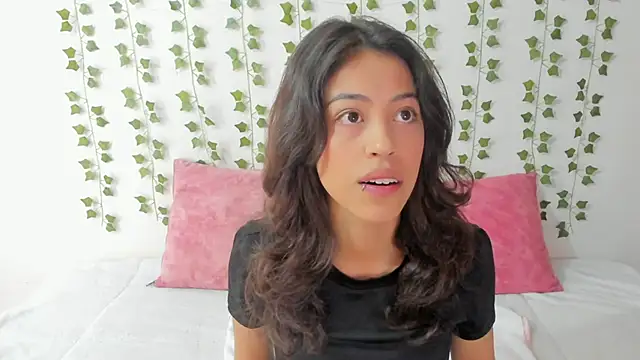 emily jonessxx online show from February 2026 06:28:02 PM