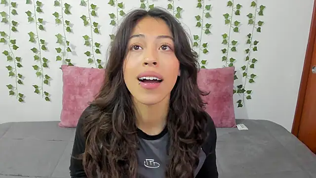 emily jonessxx online show from February 2026 03:13:02 PM