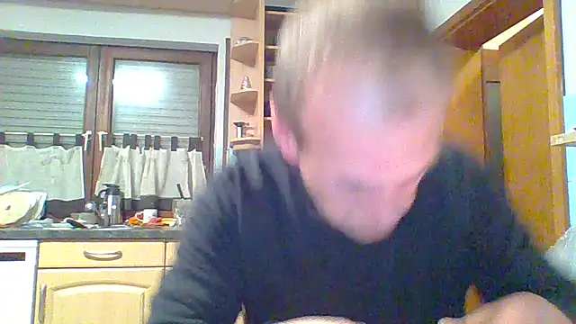 tommy3300 online show from November 2025 05:40:01 AM