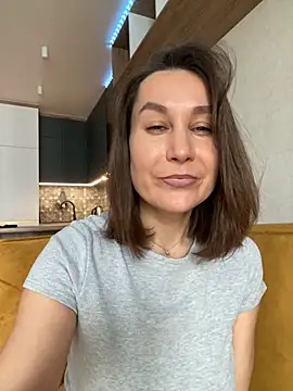 AliceLili online show from November 2025 10:05:01 AM
