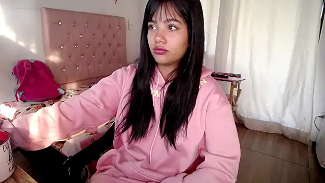 TaylorLight online show from November 2025 12:39:02 PM