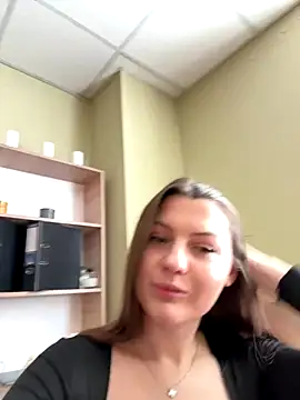 Snapshot of DollyRoma chatting on October 2025 08:59:01 AM DollyRoma online show from October 2025 08:59:01 AM