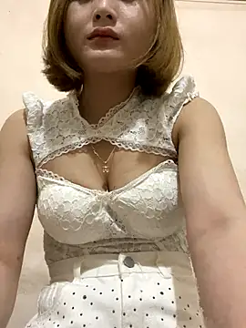 Snapshot of Emma_sexy98 chatting on October 2025 11:33:02 AM Emma sexy98 online show from October 2025 11:33:02 AM