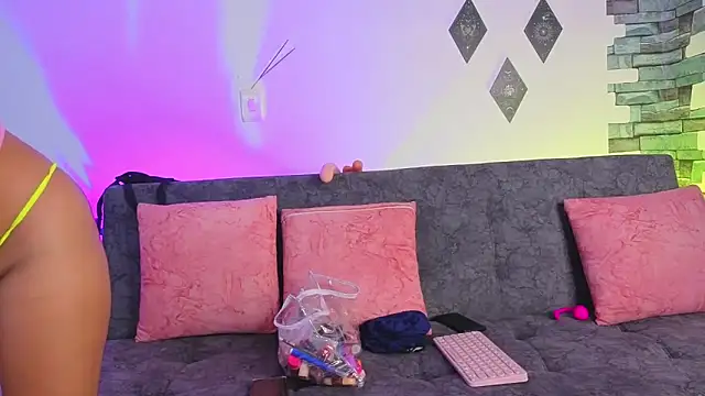 Snapshot of kasandraandsilvii chatting on December 2025 02:00:01 PM kasandraandsilvii online show from December 2025 02:00:01 PM