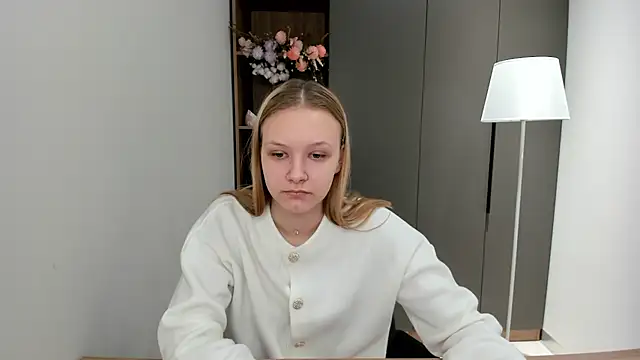 Snapshot of ElissaGlod chatting on October 2025 06:45:01 AM ElissaGlod online show from October 2025 06:45:01 AM