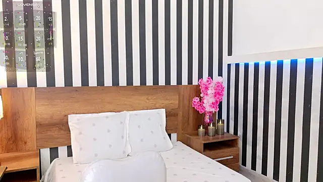 Snapshot of sussiestrawberry chatting on October 2025 05:04:02 AM sussiestrawberry online show from October 2025 05:04:02 AM