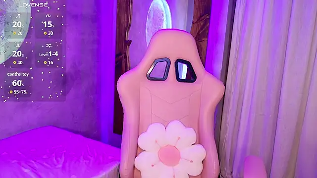 Snapshot of sussiestrawberry chatting on December 2025 10:20:02 AM sussiestrawberry online show from December 2025 10:20:02 AM