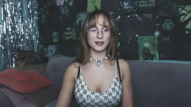 AlishaKellyi online show from November 2025 02:13:01 PM