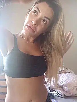 Snapshot of DESIRIE0609 chatting on November 2025 02:40:02 PM DESIRIE0609 online show from November 2025 02:40:02 PM