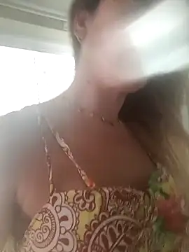 Snapshot of DESIRIE0609 chatting on November 2025 08:58:02 PM DESIRIE0609 online show from November 2025 08:58:02 PM