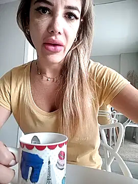 Snapshot of DESIRIE0609 chatting on November 2025 01:34:01 PM DESIRIE0609 online show from November 2025 01:34:01 PM