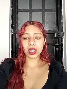 Snapshot of Lunatemptress4 chatting on January 2026 01:26:02 PM Lunatemptress4 online show from January 2026 01:26:02 PM
