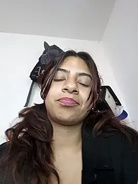 Snapshot of Lunatemptress4 chatting on April 2026 01:36:01 PM Lunatemptress4 online show from April 2026 01:36:01 PM