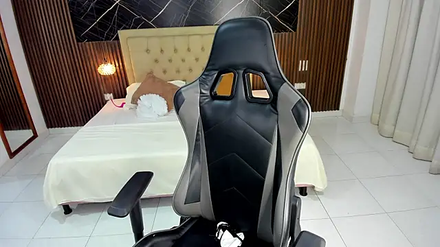 Milu 17 online show from November 2025 10:58:02 AM