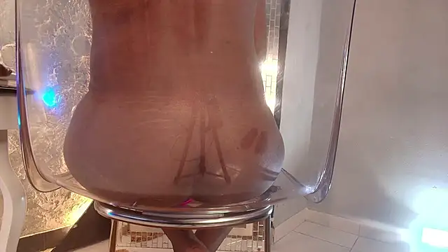 Snapshot of NaomiQueents chatting on November 2025 01:46:01 PM NaomiQueents online show from November 2025 01:46:01 PM