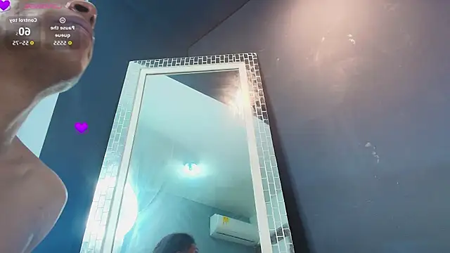 Snapshot of NaomiQueents chatting on November 2025 02:42:01 PM NaomiQueents online show from November 2025 02:42:01 PM