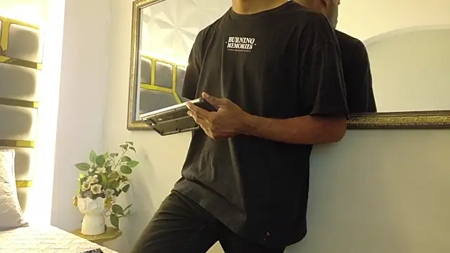 Neytanmalcon online show from October 2025 08:43:01 PM