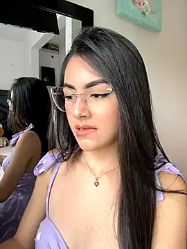 IslaCole online show from November 2025 08:52:01 PM