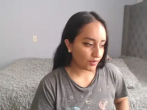 Snapshot of cute8smile chatting on November 2025 05:24:02 PM cute8smile online show from November 2025 05:24:02 PM