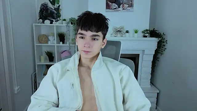 Snapshot of YamiTwink chatting on December 2025 08:46:01 PM YamiTwink online show from December 2025 08:46:01 PM