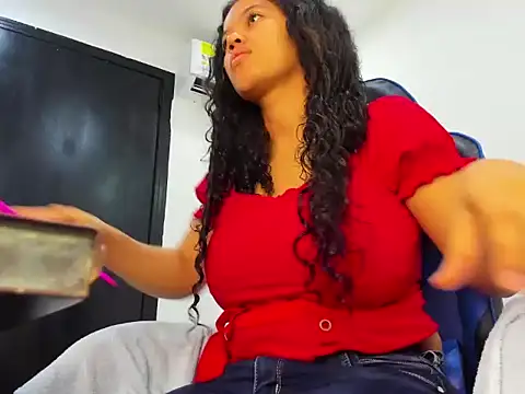 agata18  online show from April 2026 12:31:01 PM