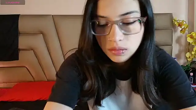 Crimsonsecretts online show from January 2026 12:21:01 PM