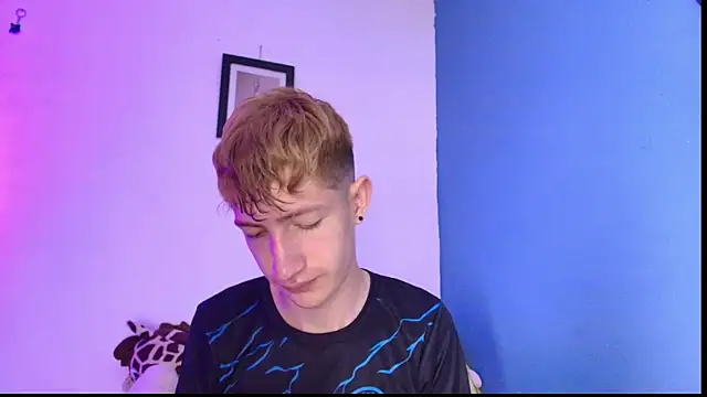 Erick Taylor3 online show from April 2026 07:43:01 PM