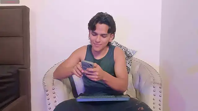 Snapshot of Salomon_Mendoza chatting on October 2025 05:33:01 AM Salomon Mendoza online show from October 2025 05:33:01 AM