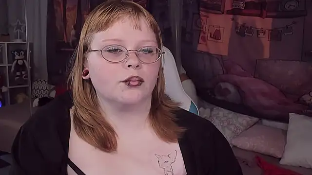 LottieReed online show from November 2025 03:56:02 PM