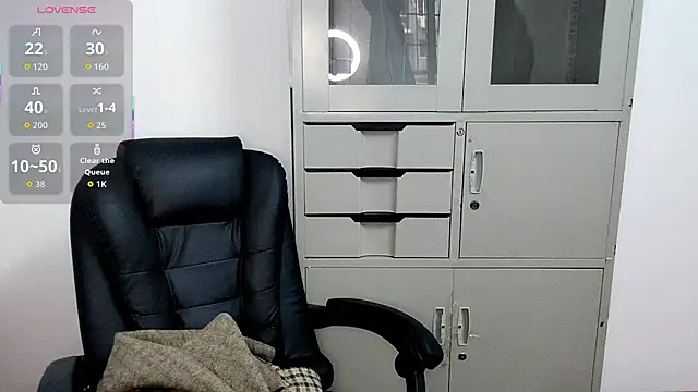 Snapshot of Ella-61 chatting on October 2025 12:03:01 AM Ella-61 online show from October 2025 12:03:01 AM