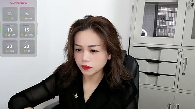 Snapshot of Ella-61 chatting on October 2025 12:12:02 AM Ella-61 online show from October 2025 12:12:02 AM