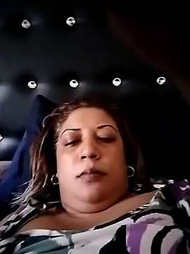 IndianLara online show from November 2025 05:29:02 AM