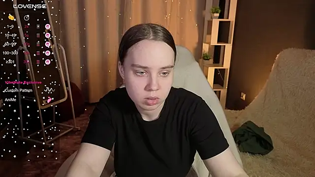 LunaDreeam online show from November 2025 02:17:02 PM