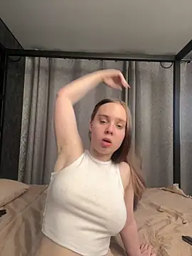 LunaDreeam online show from November 2025 05:00:01 PM