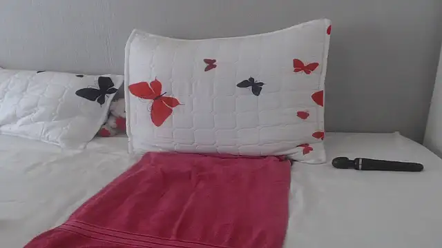 Snapshot of CocoCaramel-X chatting on December 2025 07:56:02 AM CocoCaramel-X online show from December 2025 07:56:02 AM