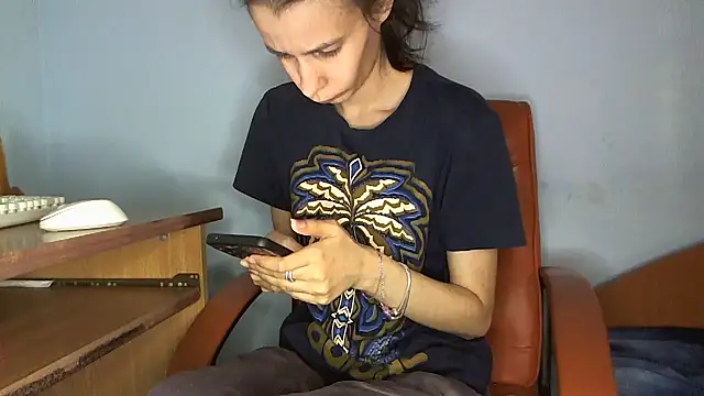 andreea713 online show from March 2026 03:40:01 PM