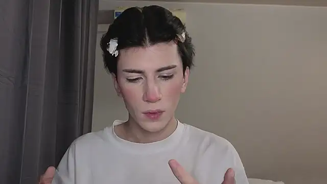 Snapshot of Oliver_star_boy_ chatting on October 2025 04:30:02 PM Oliver star boy online show from October 2025 04:30:02 PM