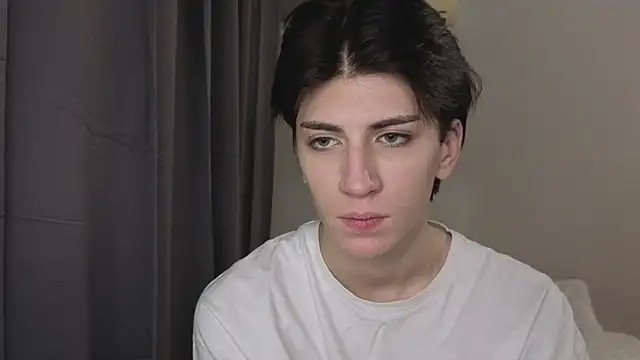 Snapshot of Oliver_star_boy_ chatting on November 2025 06:54:02 PM Oliver star boy online show from November 2025 06:54:02 PM