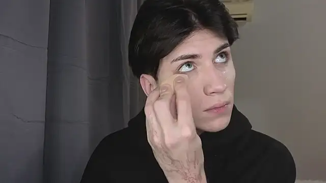 Snapshot of Oliver_star_boy_ chatting on November 2025 05:01:02 PM Oliver star boy online show from November 2025 05:01:02 PM