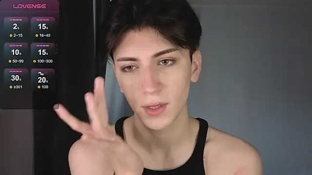 Snapshot of Oliver_star_boy_ chatting on November 2025 12:05:01 PM Oliver star boy online show from November 2025 12:05:01 PM