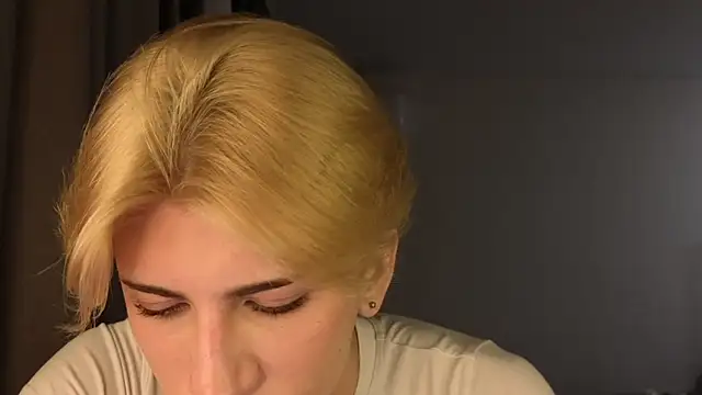 Snapshot of Oliver_star_boy_ chatting on May 2026 06:24:01 PM Oliver star boy online show from May 2026 06:24:01 PM