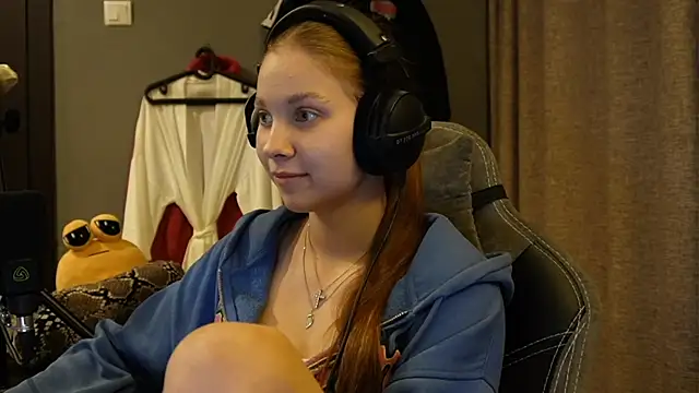 Snapshot of Softixq chatting on November 2025 03:54:02 PM Softixq online show from November 2025 03:54:02 PM