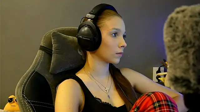 Snapshot of Softixq chatting on December 2025 03:17:01 PM Softixq online show from December 2025 03:17:01 PM